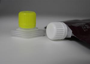 China Yellow Plastic Spout Caps For Portable Handheld Buckle Folding Pouch factory