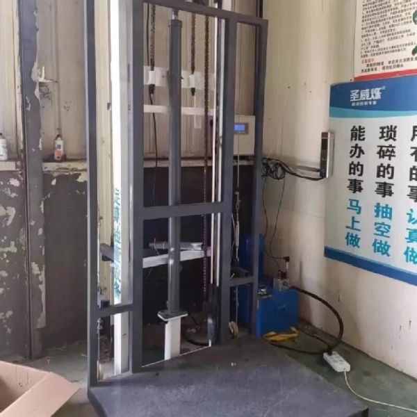 China Hydraulic Freight Elevator 1–2 Ton with PLC Control factory