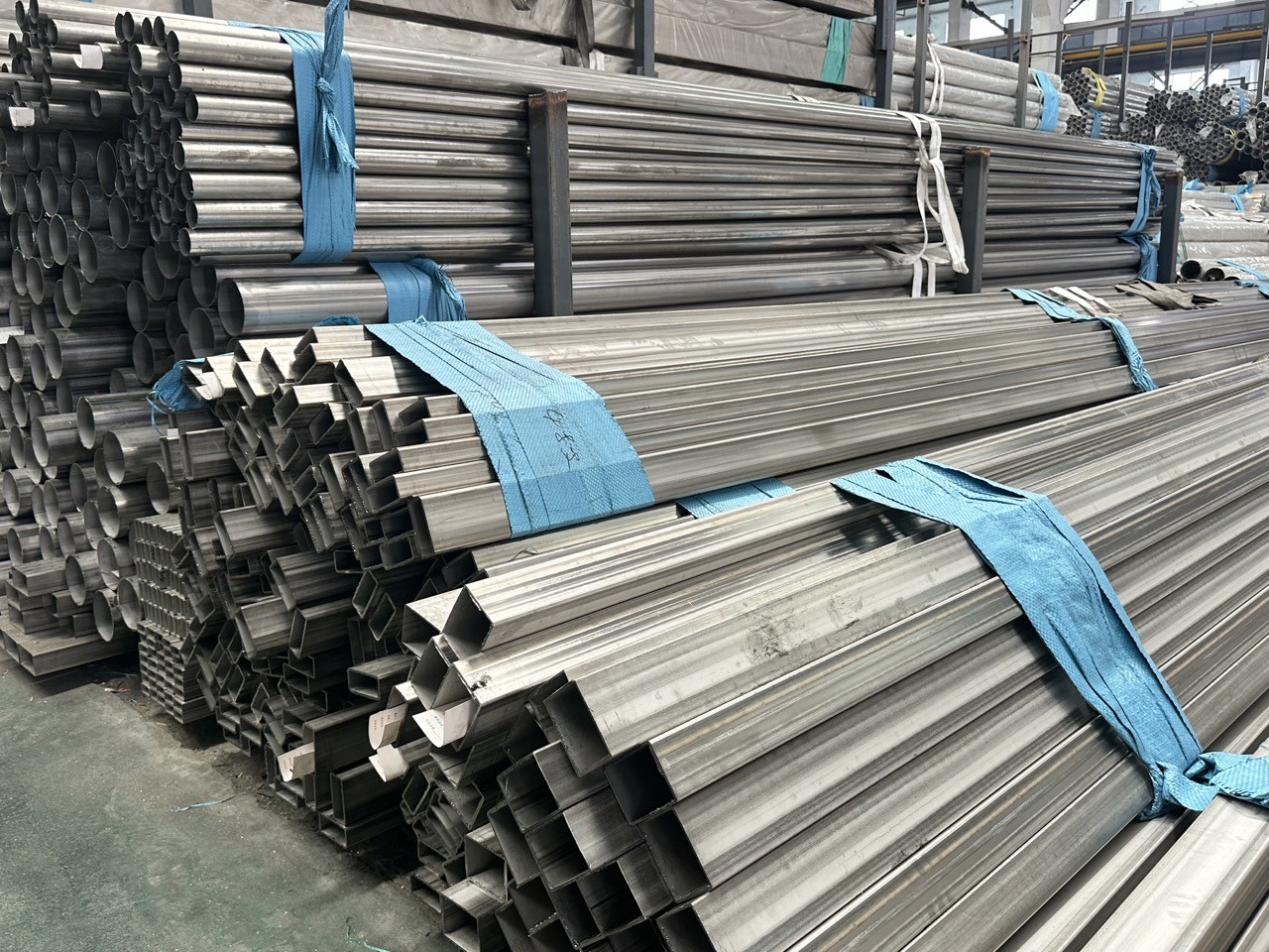 Seamless Stainless Steel Duplex Pipe 150mm Stainless Steel Spiral Pipe Round