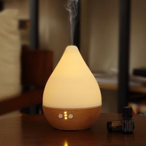 China Ceramic Aroma Diffuser Nature Wood 180ml Essential Oil Diffuser With Led Light factory