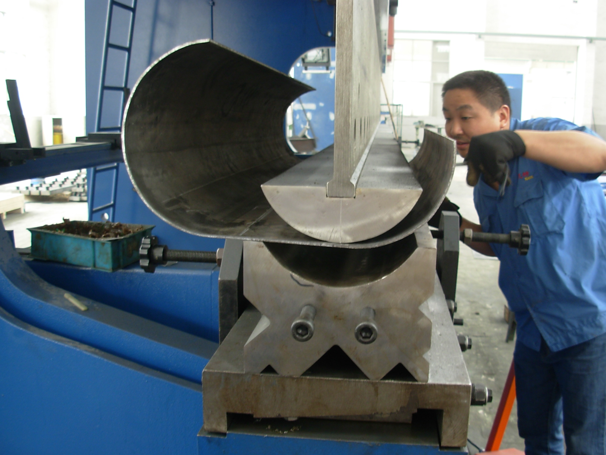 Steel Street Light Pole Production Line Automatic Round 12M Length