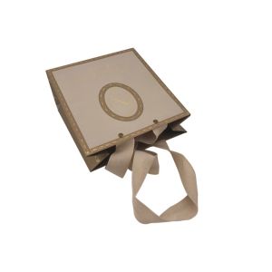 elegant Customized print matte paper present bags hot stamp logo