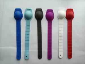 China BPA Free Wearable 4.3cm Hand Sanitizer Wristband factory