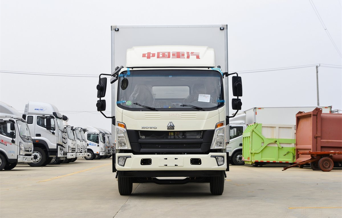 China National Heavy Duty Truck HOWO: 190 Horsepower 4X2 4.7-meter Refrigerated Truck