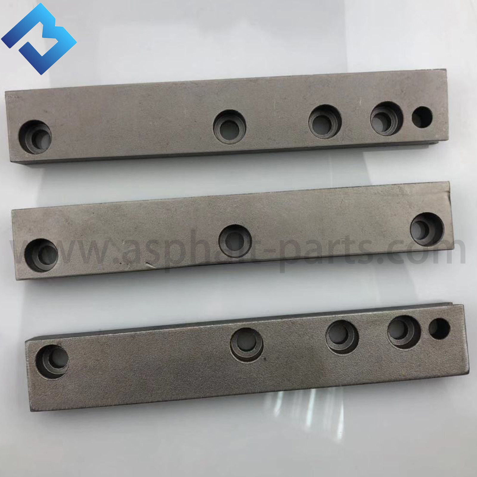 W1900/W2000/W2100 milling machine spare parts replacement 44639 B248R asphalt scraper