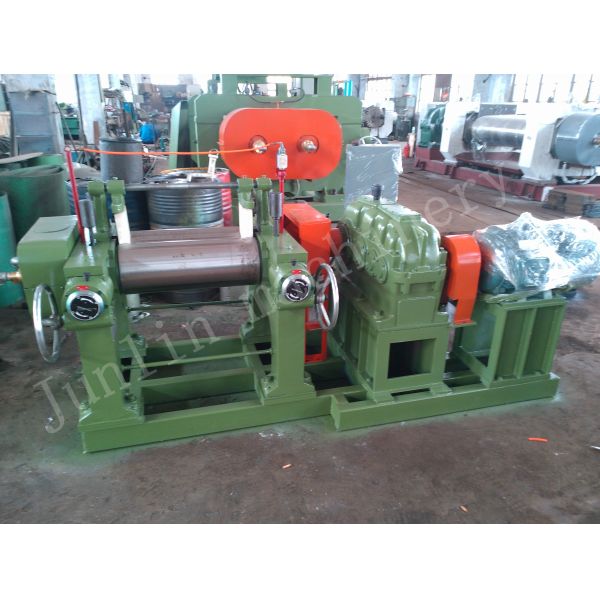 China XK-230 Open Rubber Mixing Mill 380V For Raw Material Processing factory