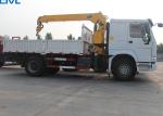 HOWO Truck Mounted Crane 4 x 2 With Air Brake XCMG Crane SQ6.3SK2Q 6000KG