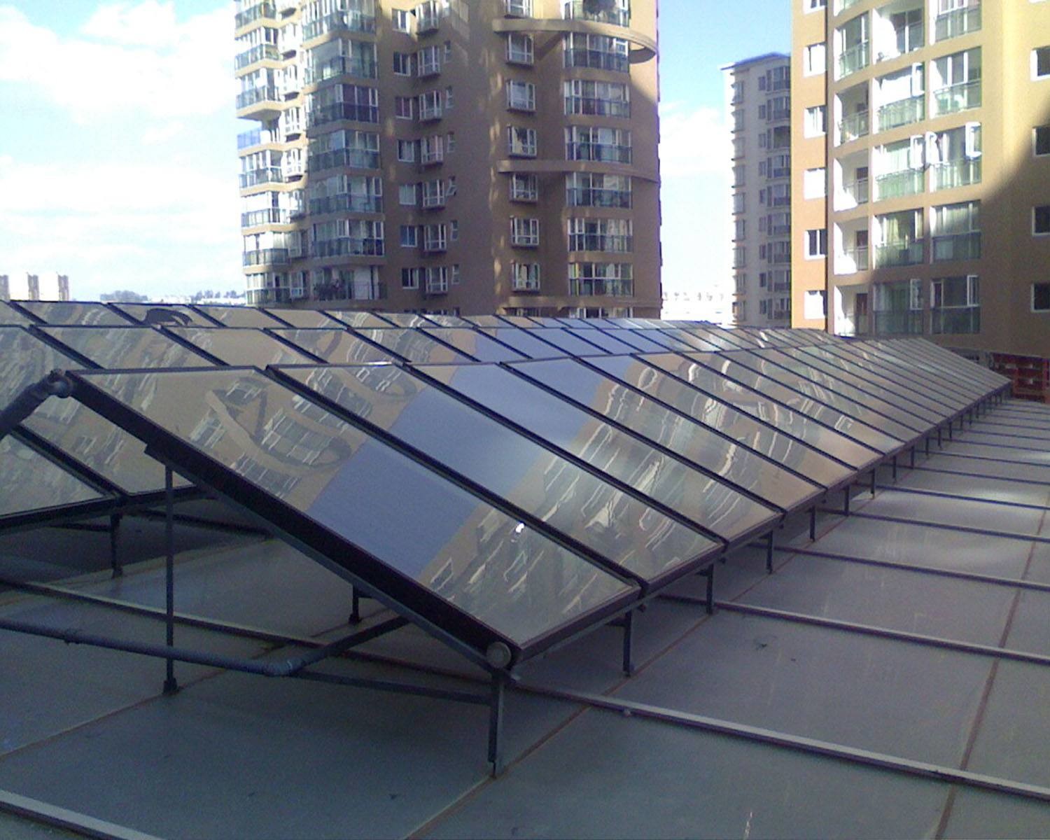 2 Square Meters Flat Plate Solar Collector Aluminum Alloy Material Easy Installation
