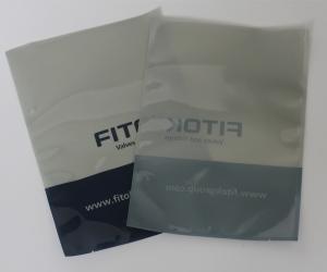 China Button Security Vacuum Pouch Bags Smooth Surface For Packaging Garment factory