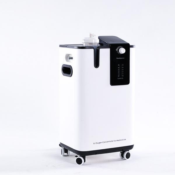 China HD Display White Medical Oxygen Concentrator 5 L/min With Cardan Wheel Rotates Freely factory