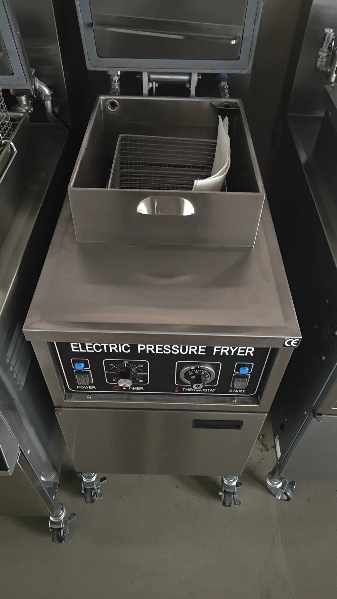 Electric Mechanical Panel 25L Without Oil Filtration Chicken Pressure Fryer