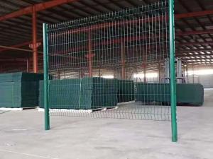 China H1.8m Welded Garden Fence , Pvc Coated Welded Wire Mesh Panels factory