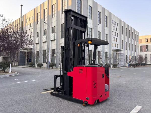 Three-way Electric Pallet Stacker Forklift Rated Capacity 1500 KG Max.Height