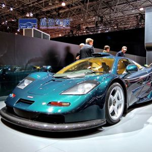 Heatproof Practical Glossy Car Wrap , Self Adhesive Car Protection Film