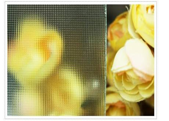 3.2mm Thickness Low Iron Solar Glass High Light Transmission Solar Photovoltaic Glass
