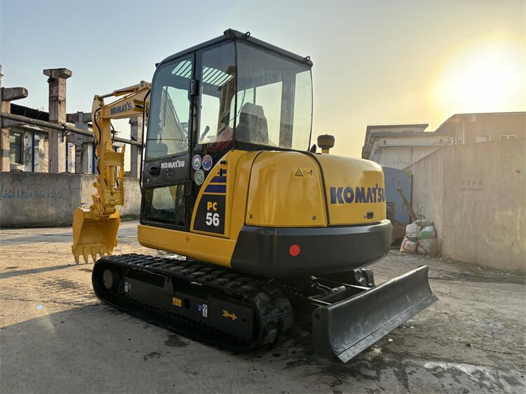 Komatsu PC56 Crawler Excavator With 0.22m3 Bucket Capacity And 5300KG Operating Weight