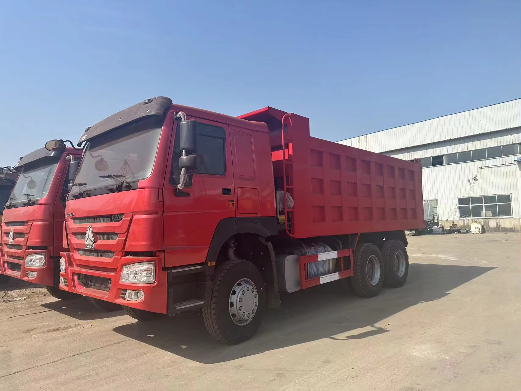 Used Sinotruk Howo 10 Tyres 6X4 40Ton Tipper 371 375HP Long Distance Mine Sand Dump Trucks
