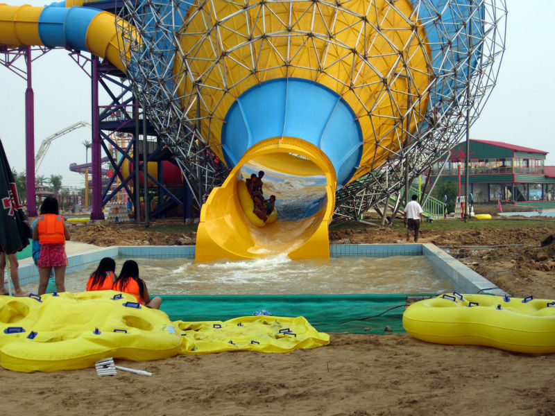 China tai'antheme theme adult amusement house hotspring water theme park resort equipment slides rides projects design p