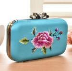 Korean version of the 2016 new women's vintage evening bags hand embroidery silk