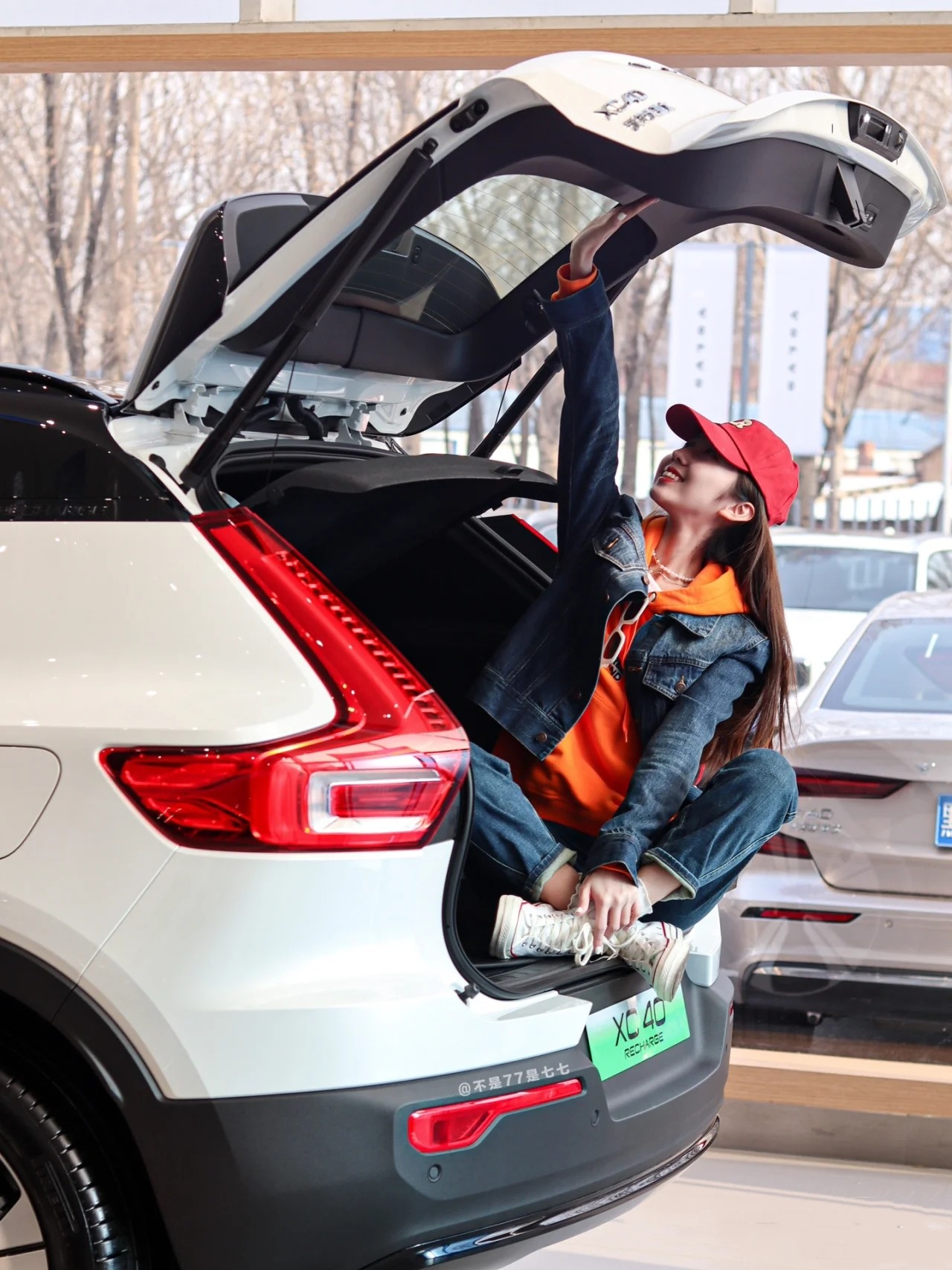 78kWh Battery Capacity Dual Motor Four-Wheel Drive Mobile APP Remote Control Electric SUV Cars VOL-VO XC40 RECHARGE AWD