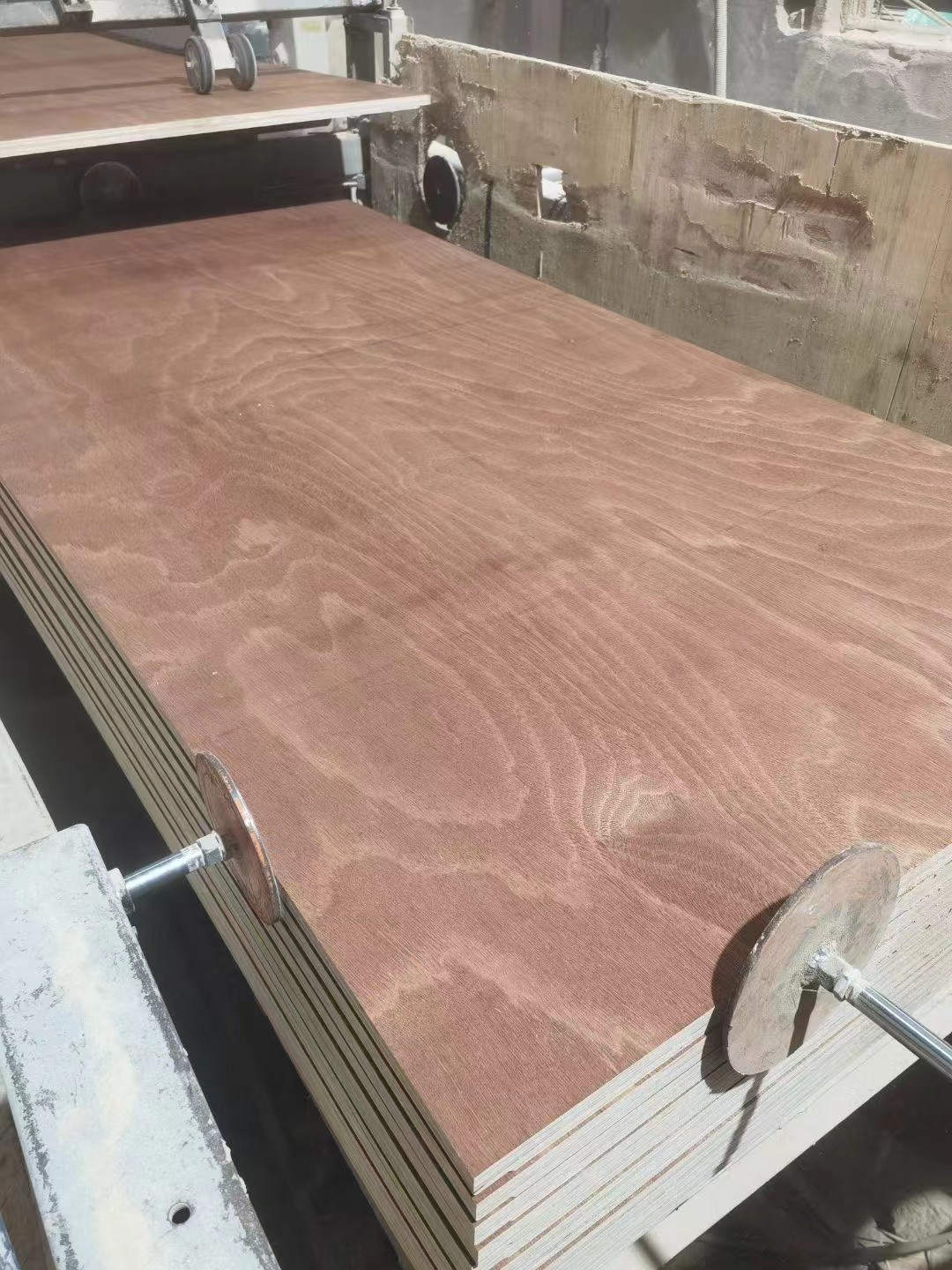 18mm 16mm Calibrated Plywood Commercial Eucalyptus Poplar Pinewood