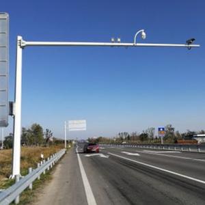 China F Shape Galvanised Steel Cantilever 6m To 10m Traffic Sign Camera And Signal Light Pole factory
