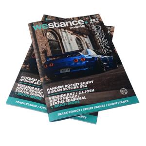 China Glossy Varnishing custom Magazine Printing Services 4c 4c inner material factory