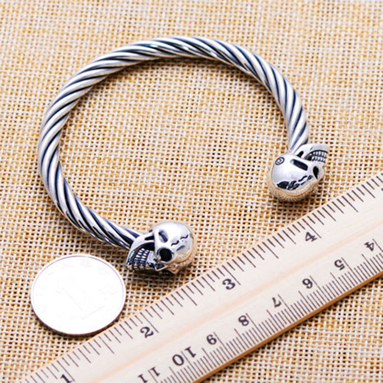 Sterling Silver Cable Cuff Bracelet with Skull Vintage Jewelry (B6041204)