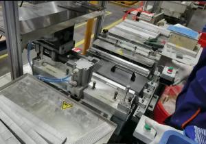 China Long Service Life Radiator Core Builder Machine with 220V/50Hz Power factory
