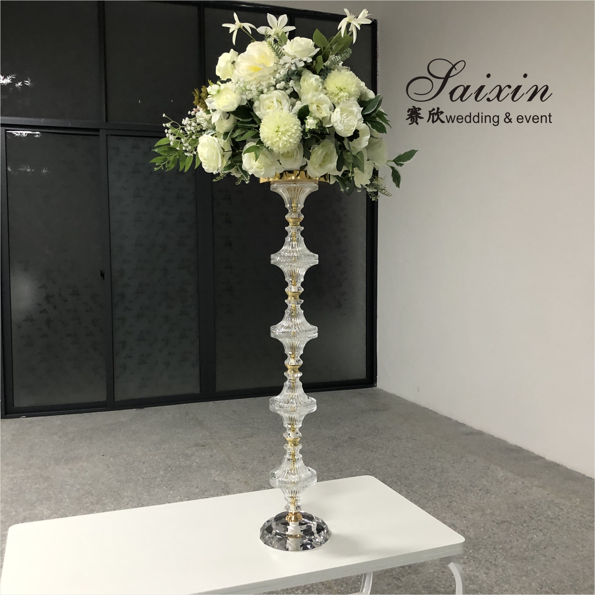 Gorgeous crystal glass centerpiece stand for latest wedding decorations sale
