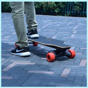China Safe Smart Balance 4 Wheel Skateboard 25km Range Per Charging factory