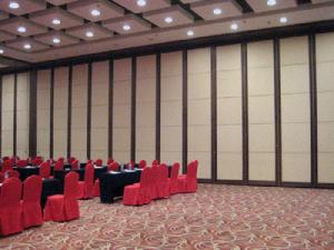 China Customized Movable Soundproof Partition Wall with Aluminium profiles factory