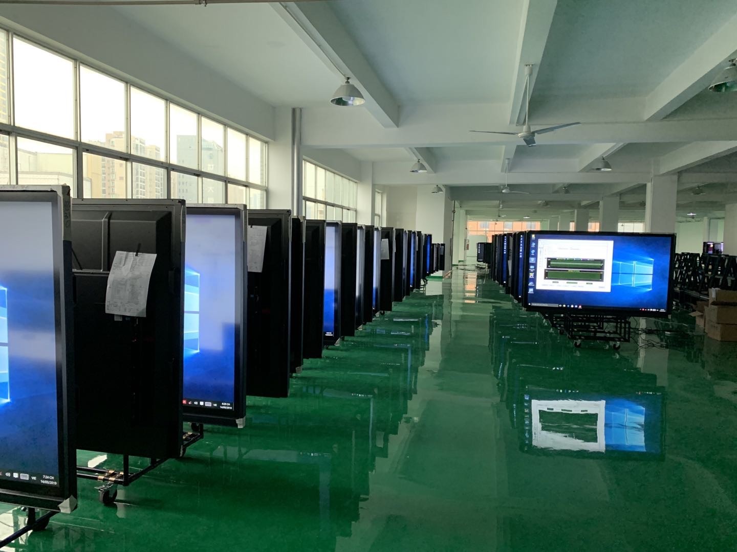 Mobile Stand for Interactive Whiteboards Use with Projectors