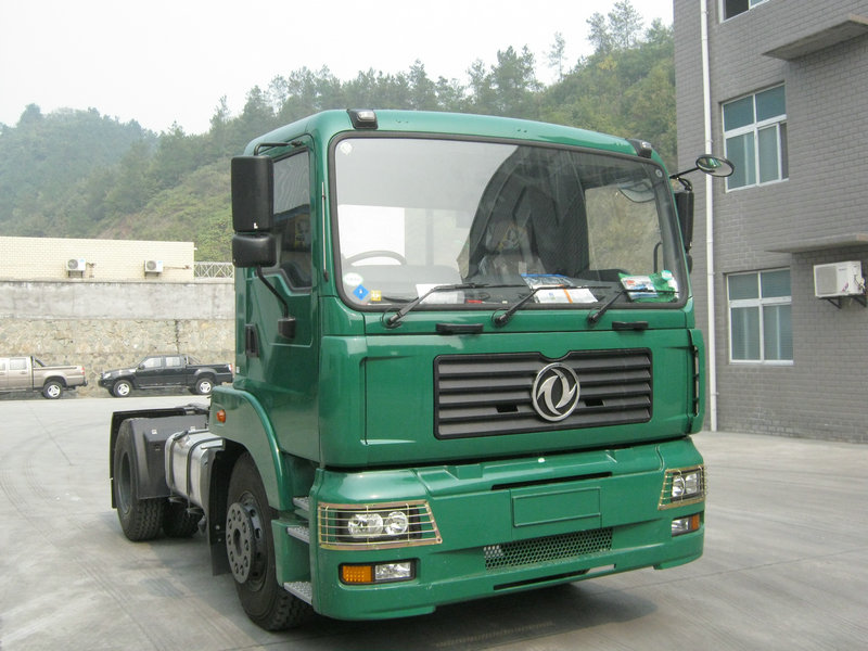 Euro3 Cummins 190HP Dongfeng RHD Camions EQ4126G 4x2 Tractor Truck