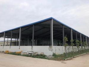 China Grey Steel Frame Structure Construction With Bule Roofing Sheet factory
