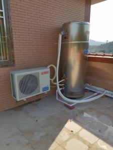 China Galvanized Sheet R410a 1.5HP 5KW Airsource Heat Pump factory