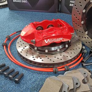 China Red GT4 4 Piston Auto Brake Calipers Anti Shake Aluminum Alloy factory