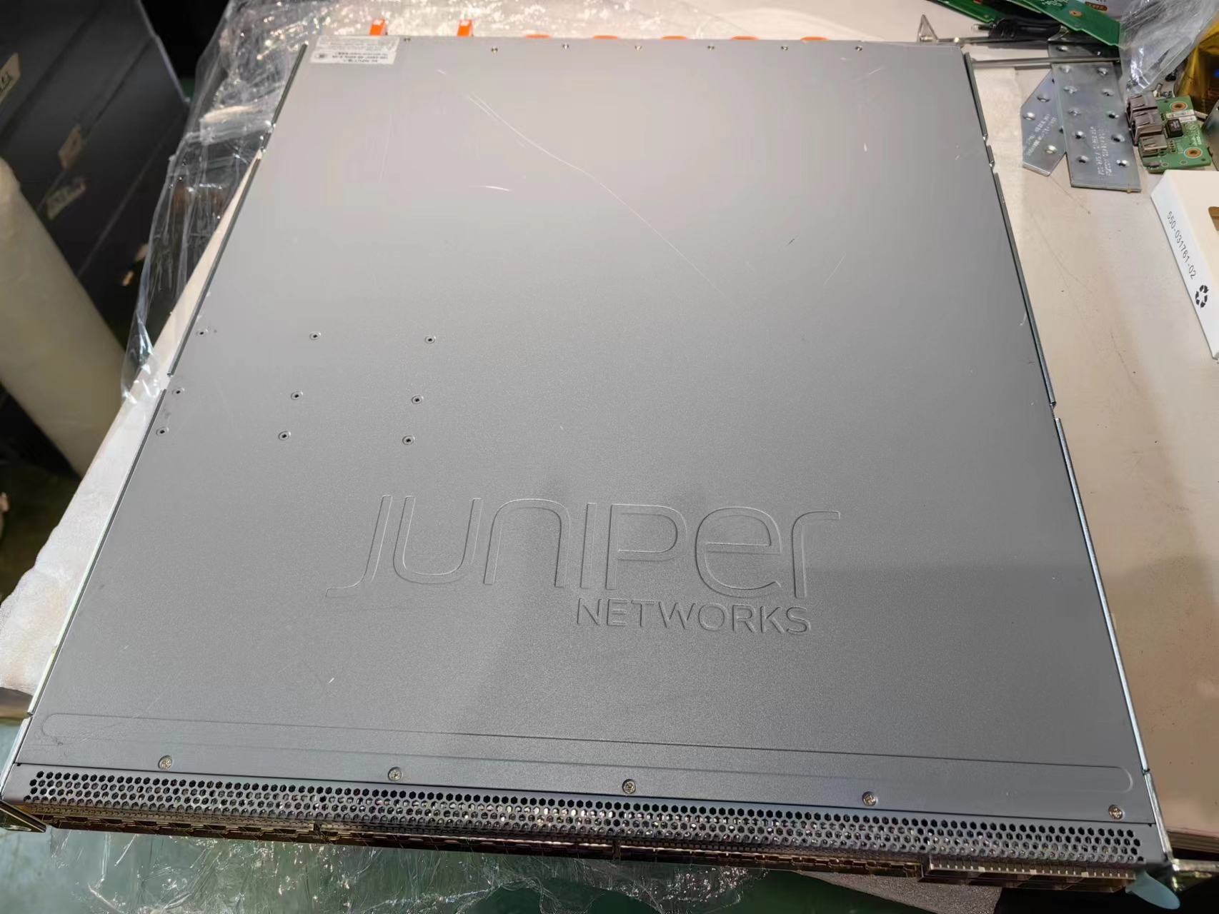 Juniper QFX5120-48Y-AFO Switch with Private Mold Original Used ≥ 48 Ports