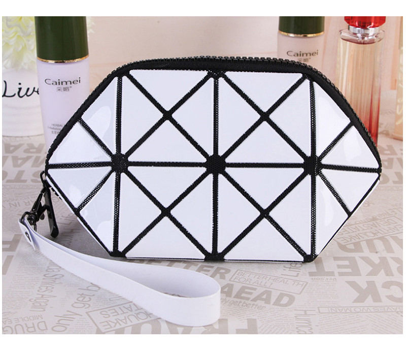 Break Resistant Geometric Diamond Lattice PU Clutch Makeup Bag