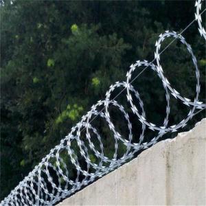 China 450mm Diameter Barbed Razor Wire For Protective Construction factory
