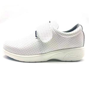 China White Nurse Safety Shoes Lightweight Breathable Steel Toe Shoes factory