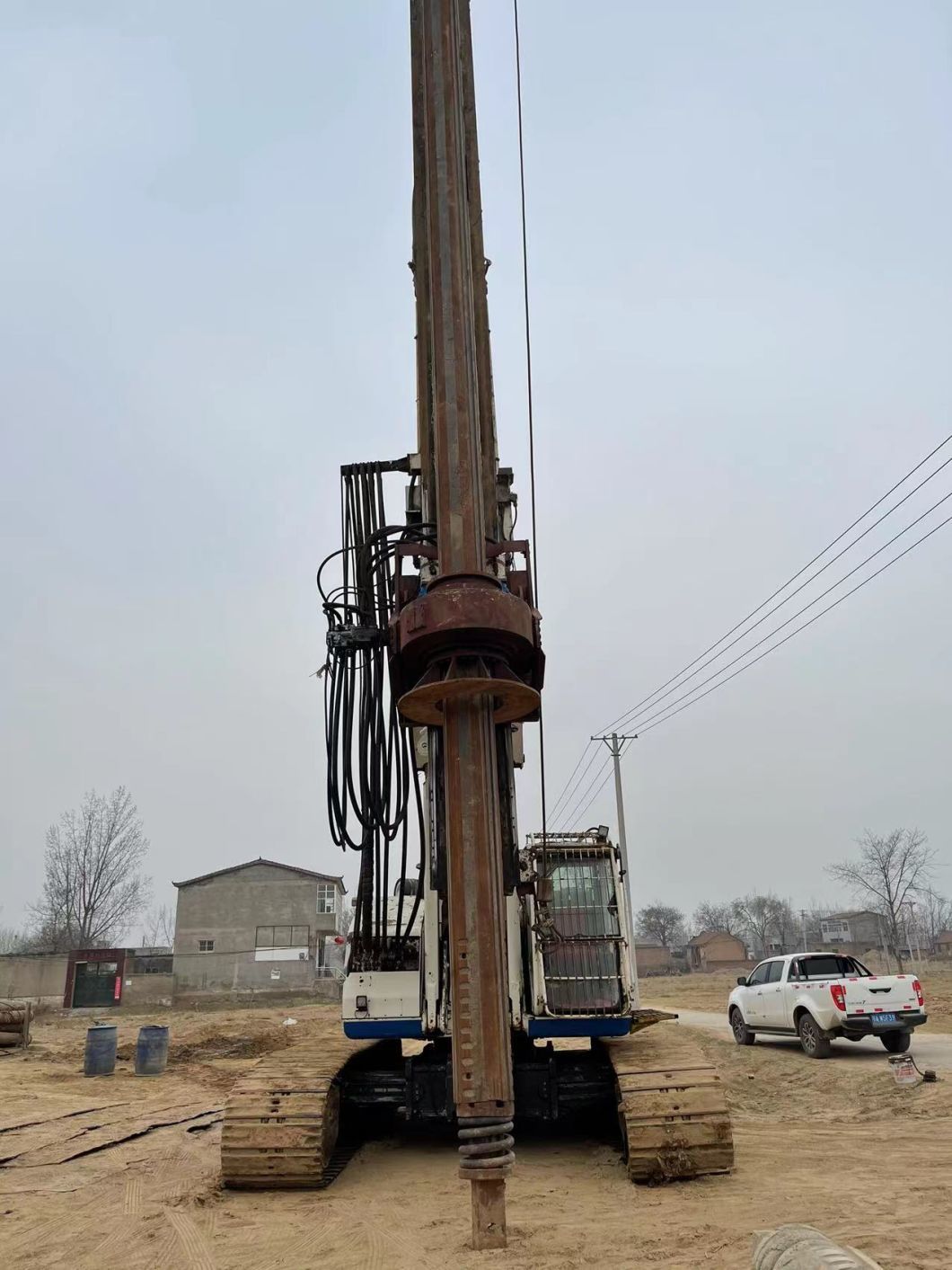 2011 Good Stable Function Top Ranking Rotary Drilling Rig Core Barrel Rock Drill Foundation Construction Equipment