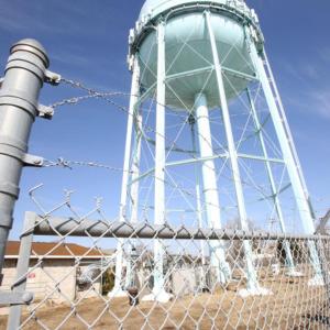 China Anti Corrosion 8ft Height Tower Fencing With Cyclone Wire factory