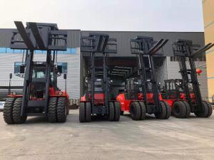 China Versatile Forklift With Customizable Steering And Attachments factory