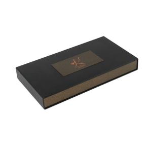 China Hot Foil Surface Finish Custom Logo Luxury Candy Paper Box for Ramadan Chocolate Gift factory