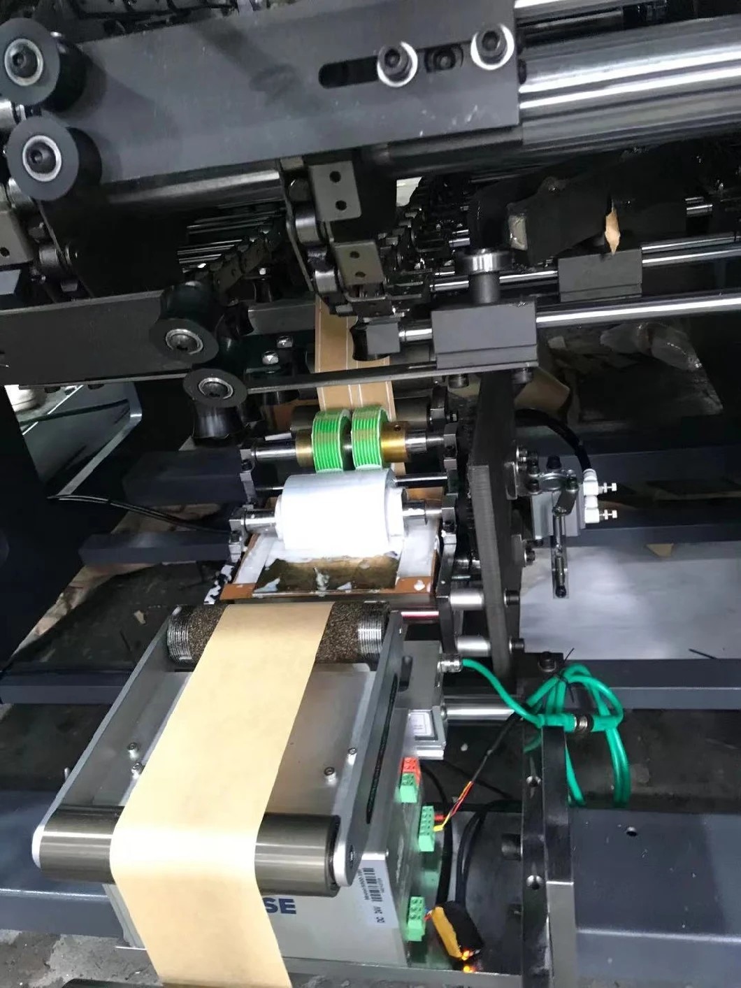 High Speed Kraft Paper Bag Making Machine 300 pcs/min , Twisted Paper Rope Handle Making Machine