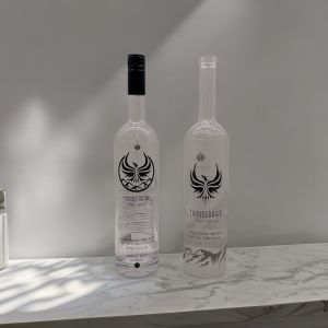 China Customized Design Whiskey Flask Bottle Packaged in Carton Box factory