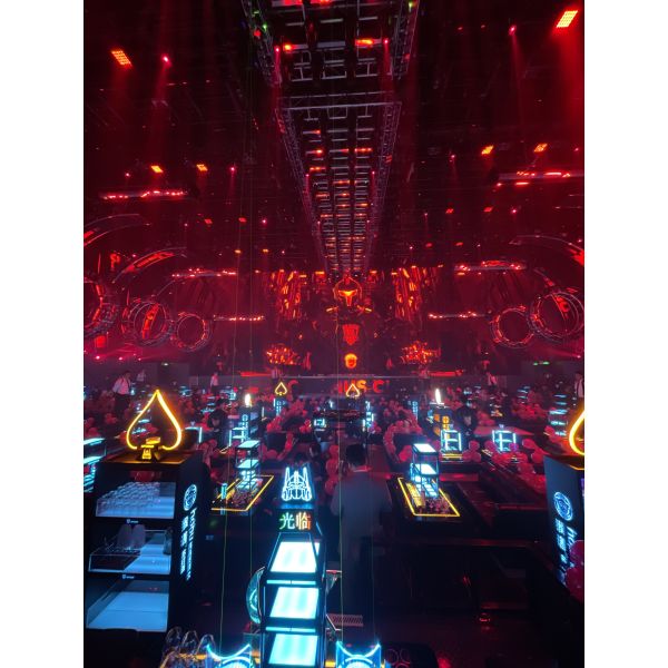 Charming CM-E Series P2.976 Outdoor LED Display With Patented Invisible Disassembly & Signal Indicator HUB