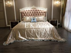 China Wooden Frame Bedroom Furniture Luxury Italian Bed factory