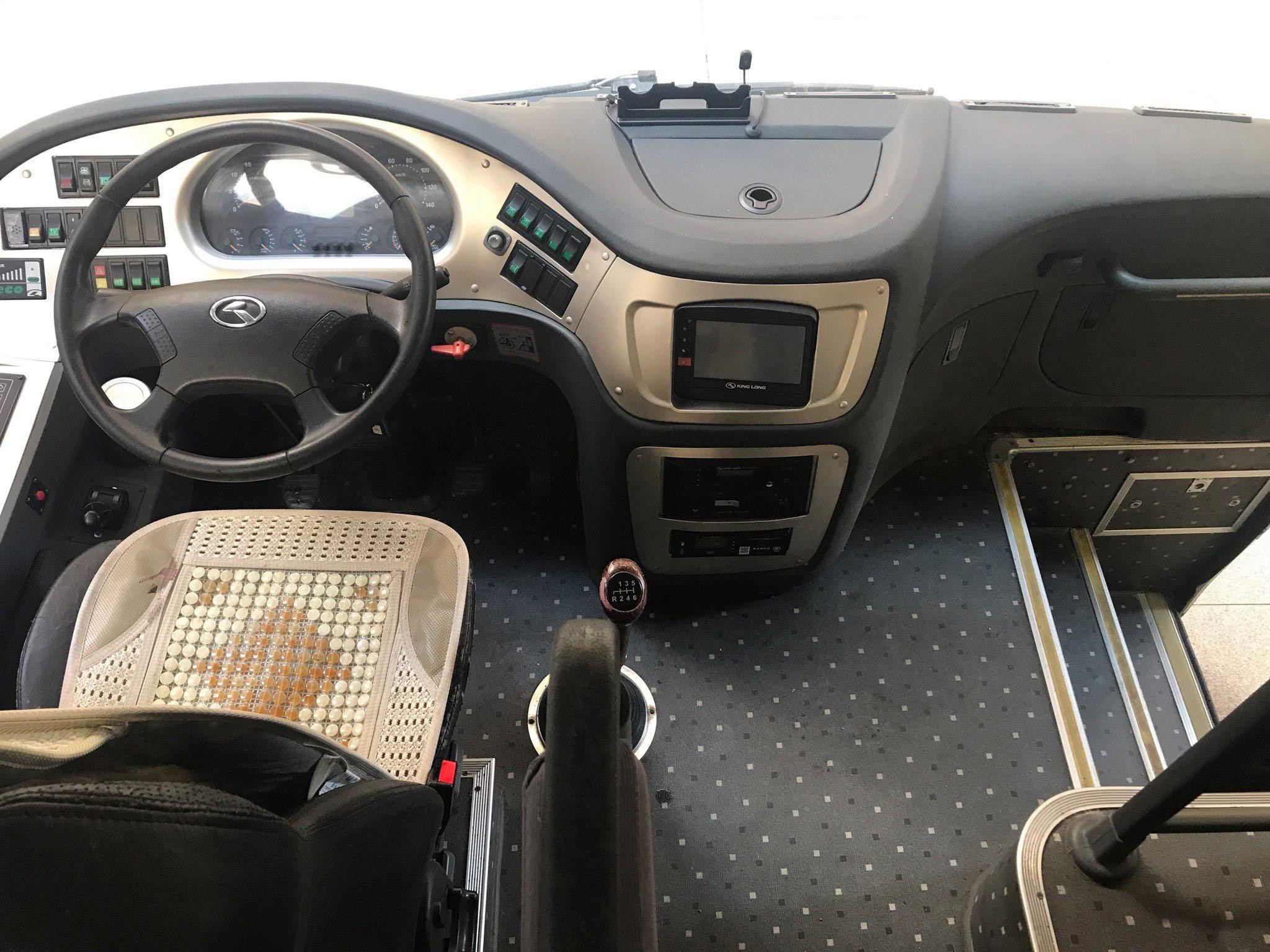 Second Hand Bus Kinglong Used Coach Bus Yuchai Diesel Engine Emission Euro 3